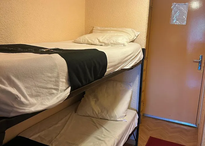 Confortable 6 Pers Au Centre De - Fr-1-814-84 Super Besse